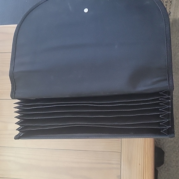 Accordian File 10" x 13", 7 pocket, material binder. - Picture 3 of 7